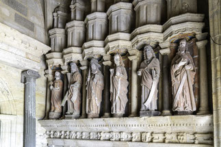 Bild: Kirche Saint-Germain im umfriedeten Pfarrbezirk von Pleyben 