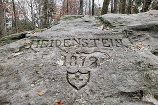 Le «Heidenstein» dans la forêt de Madretsch.