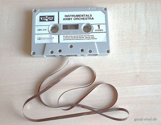 Ausgefädeltes Kassettenband, im Volksmund mit "Bandsalat" bezeichnet (Foto: good-vinyl.de)