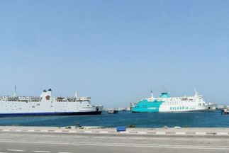 Fähren im Hafen, Tanger Med