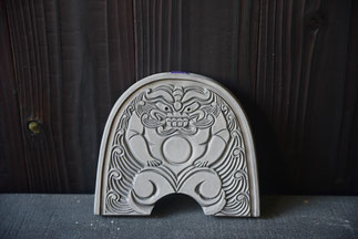 ❙ 壁掛け鬼面瓦-Ridge-end tile for wall hangings - 鬼瓦工場