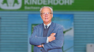 Eduard Prinz von Anhalt im SOS-Kinderdorf in Bernburg