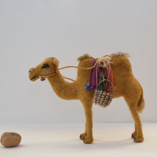 Krippenfigur Kamel, Krippenfigur aus Filz, Kamel aus Filz, Filzkamel, Weihnachtsdeko, Deko Krippe, Weihnachtsdeko Krippe, Kamel für die Krippe, Kamel realistisch, Kamel aus Wolle, Krippe, handgemachter Kamel, Kamel nadelfilzen, Krippenfiguren aus Filz,  