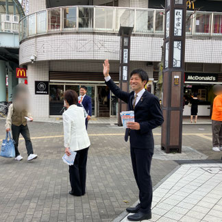 3月30日 枚方市駅ビオルネ前にて。ばんしょう映仁