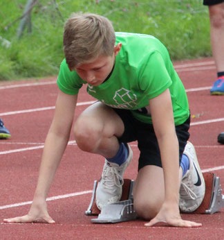 Dominik Mayr war mit vier Medaillen unser erfolgreichster Leichtathlet des Tages