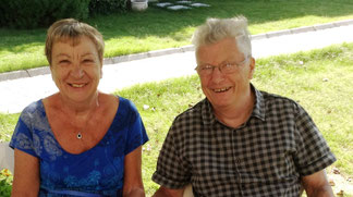  Annie et robert, les propriétaire,s vous accueillent au Gîte Le Vieux Frêne