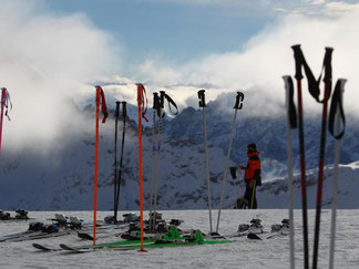 Die Skisaison auf der Zugspitze ist schon eröffnet. Weitere Skigebiete folgen nun. Foto: Karl-Josef Hildenbrand