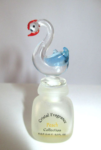 CHICCA - CRISTAL FRAGRANCES : PEACH, BOUCHON EN  CRISTAL REPRESENTANT UN CYGNE