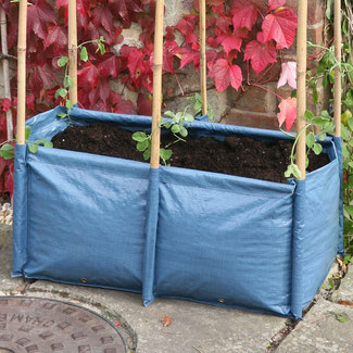 Urban Gardening Pflanzsack für Bohnen in blau versehen mit sechs Abnähern für Bambusstangen
