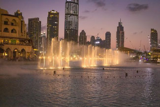 Dubai, VAE, UAE, Vereinigte Arabischen Emirate, Die Traumreiser, Burj Khalifa, Wasserspiele, Fontäne, Dubai Fountain