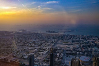 Dubai, VAE, UAE, Vereinigte Arabischen Emirate, Die Traumreiser, Burj Khalifa, At the top, Aussichtsplattform