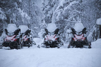 Lappland, Finnland, Finnisch Lappland, Die Traumreiser, Levi, Schneemobil
