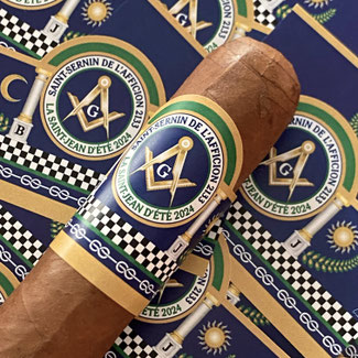 Bagues de cigares personnalisées sur mesure pour votre société, , avec intégration du logo de votre société, date, thème ou motifs spécifiques pour vos soirées événementielles.
