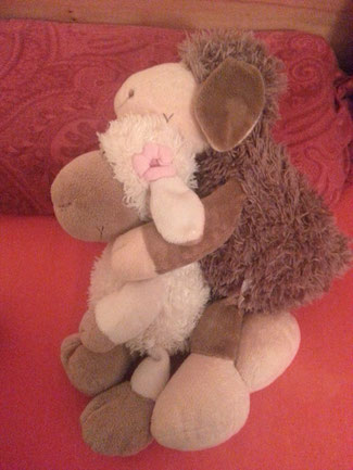 Harbiy kiyimdagi yalangoch video