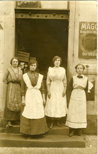 Hill-Verkäuferinnen um 1910