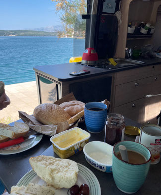 Frühstück mit Seeblick