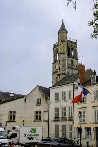 Bild: Belfried und Häuser der Altstadt in Orléans