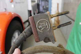 Altertümlicher Stecker