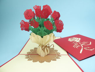 Carte pop-up bouquet de roses rouges emballées dans un papier et attachée avec un noeud, pour la fête des mères, des grand-mères, la Saint Valentin, en carte d'anniversaire ou en carte de voeux