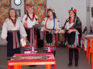 Фольклорно-обрядовий колектив «Оріани» (Запоріжжя) на святі Колодія
