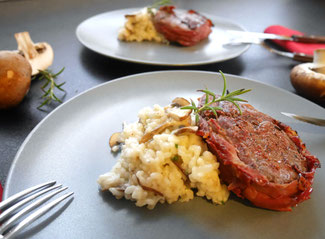 Rindersteak im Prosciuttomantel / Pilzrisotto