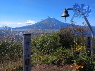 山頂の鐘がシンボルです。もちろん一発「カーン」とやりました。