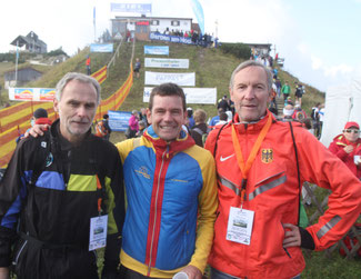 v. links: Sekretär Tomo Sarf, Präsident Jonathan Wyatt, rechts Direktor Wolfgang Münzel Foto: Stinn