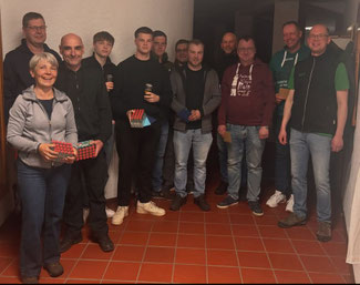 Bildbeschriftung v.l.n.r.: Andrea Schleip, Ronald Fehler, Thomas Schleip, Joshua Seiker, Noah Seiker, Mika Hilgemeier, Jannis Kellermann, Finn-Luca Meier, Jan Treseler, Matthias Mannier, Christian Fehler, Patrick Dummeier