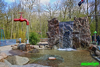 Wasserspielplatz Kinder Wasser Spaß Parc Merveilleux Tierpark Zoo Bettembourg Luxemburg Luxembourg Freizeitpark Themepark Größter Tropenhaus Ausflugsziel Familie Kinder Attraktionen Fahrgeschäfte