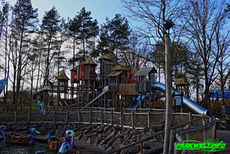 Fort Boreas Spielplatz Klettergerüst Kinder Attractiepark Toverland Freizeitpark Themepark Attraktionen Fahrgeschäfte Achterbahn Rollercoaster guide Map Park Plan Sevenum Niederlande Holland