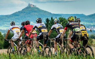 Führungsgruppe auf der ersten Etappe © Armin M. Küstenbrück/EGO Promotion