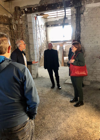 Bei Besuchen vor Ort hatten die FDP-Bundestagsabgeordnete Sandra Weeser und der FDP-Kreisvorsitzende Ulrich van Bebber mitgenommen, welche bürokratischen Hemmnisse den Betroffenen beim Wiederaufbau im Wege stehen.