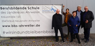 Die Liberalen wollen die Berufsbildende Schule in Bad Neuenahr-Ahrweiler durch ein Handwerkergymnasium aufwerten (von links): Ulrich van Bebber, Christina Steinhausen, Doris Herminghaus, Hellmut Meinhof, Dirk HerminghausInnovative Bildungspolitik gegen Fa