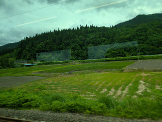 秋田と山形の県境にひろがる日本の原風景