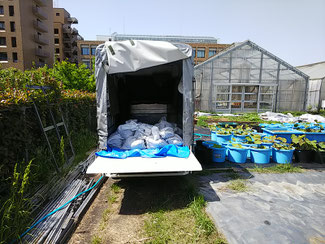 研究用品の移設作業