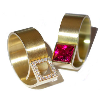 außergewöhnliche ringe in  gold 750 in schneckenform mit brillanten und pinkfarbenen turmalin