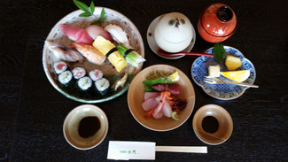 寿司、すし、料理、メニュー、ネタ、にぎり、握り、グルメ、和食、海鮮、鮮魚、鍋物、食事、昼食、夕食、ディナー、羽島市、岐阜市、大垣市、柳津町、瑞穂市、海津市、一宮市、岐南町、笠松町、愛西市、稲沢市、各務原市、国産、安全、安心、特産、新鮮、値打ち、おいしい、人気、お持ち帰り、テイクアウト、会席、宴会、お祝い、忘年会、新年会、同窓会、お盆、還暦、法事、法要、打ち上げ、年末、年始、両家、顔合わせ、歓迎会、女子会、伊勢海老、あわび、つがい、盛り合わせ、コース、ちらし、祝い、鯛、こだわり、まつり、送別会、敬老の日、県