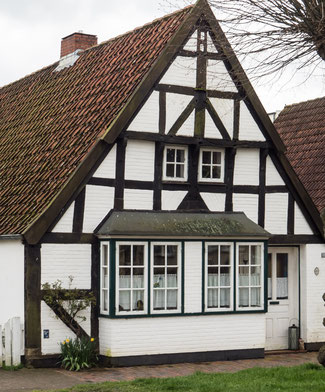 Bild: Haus in Arnis, der kleinsten Stadt Deutschlands, mit der sogenannten Auslucht (auch Utlucht genannt).