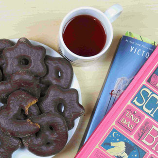 Lebkuchen, Tee, Bücher, lucamaisone