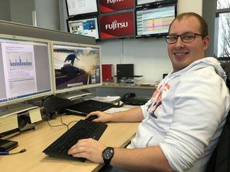 David Jacobs an seinem Arbeitsplatz. Foto: Günther Schmitt