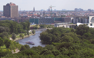 Berlin City Cruise – an vier Tagen die pulsierende Großstadt erleben mit der Yacht MS Gretha van Holland © Rückenwind Reisen