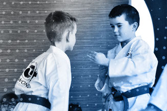 Werteorientierter Kampfkunst-Unterricht für Schulkinder