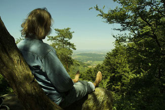 Symbolbild STILLE-Retreat mit Bodhi und Nora im Allgäu