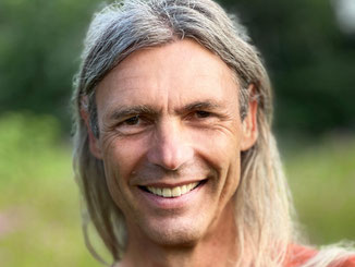 Bernhard Huber: Tarotberatung, Life-Guide und Männer-Seminare