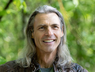 Termin mit Lebens- und Tarotberater Bernhard Huber vereinbaren