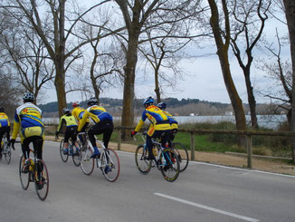 - L'estany de Banyoles al fons -