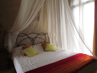 ciel de lit chambre d'hotes cannelle, riad, maison d'hotes le Jardin des Epices Taroudant Maroc