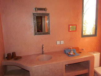 Salle de bains,salle de bains de la chambre d'hotes paprika, riad maison d'hôtes, hôtel le jardin des épices à Taroudant, maroc