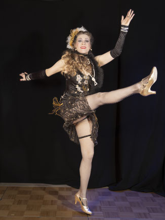 Charleston Tänzerin Dixie Dynamite aka Silvia Plankl München, Charleston dancer show