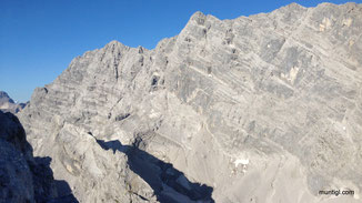 Watzmann Ostwand mit Watzmankar im Vordergrund